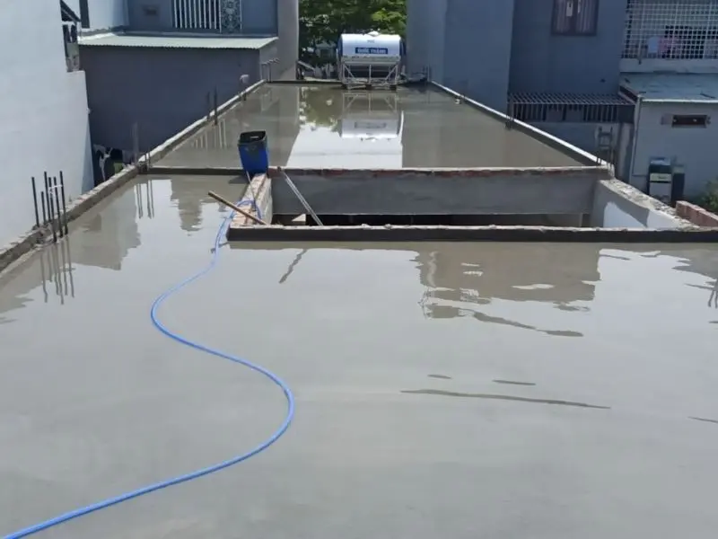 Kiểm tra bằng cách chụp hình chống thấm và ngâm thử nước