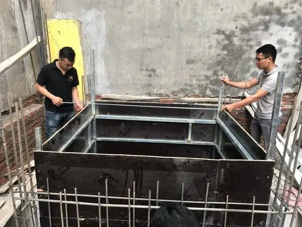 Thi công kết cấu móng cọc, khung cột chịu lực và hố chờ thang máy cho nhà phố 4 tầng