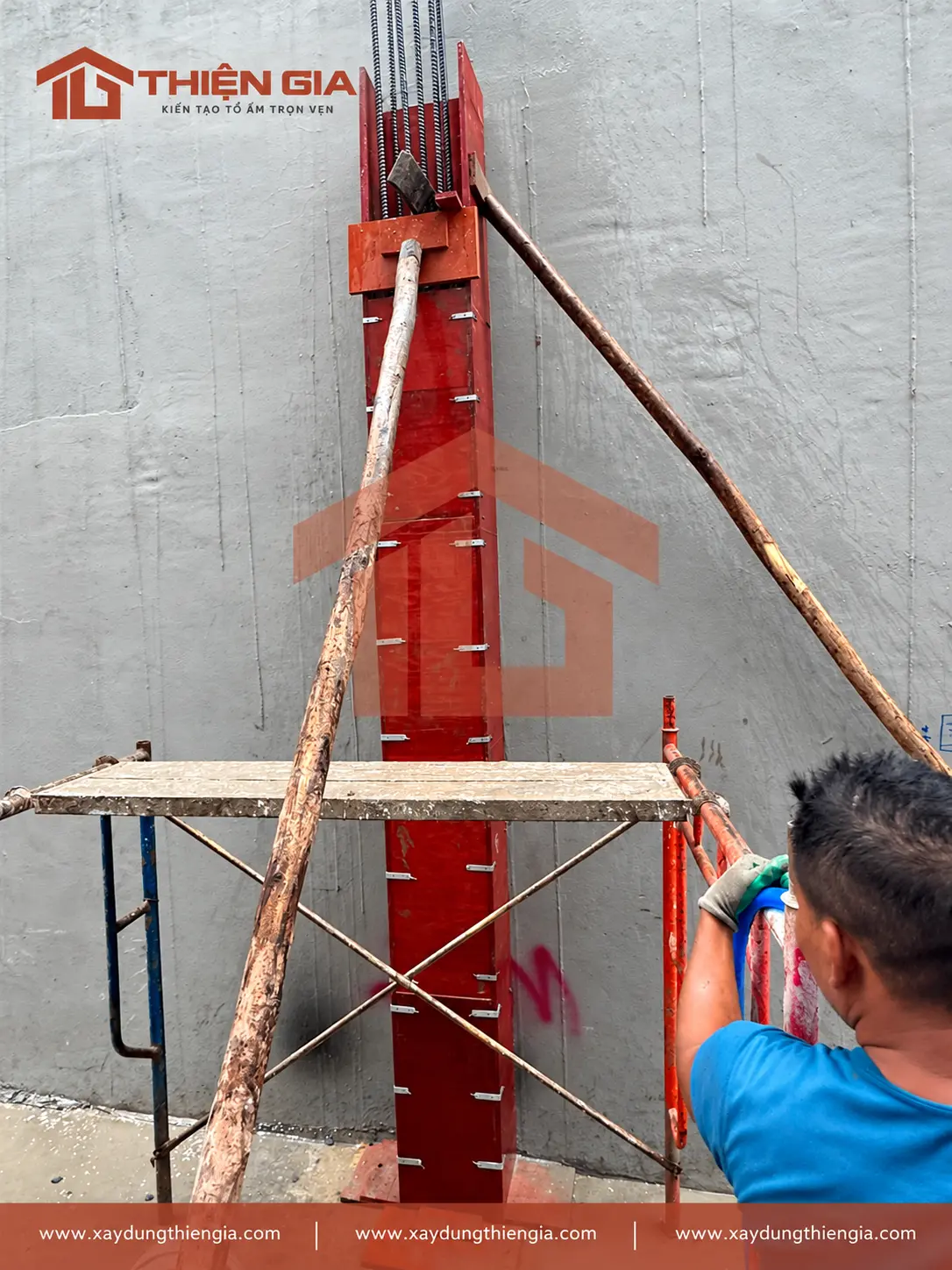Thi công cột trong quy trình xây nhà tại Xây Dựng Thiện Gia